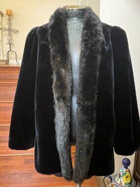 VTG Jordache Sz 10 80s Faux Fur Black Jacket Coat Pockets Padded Shoulders MINT